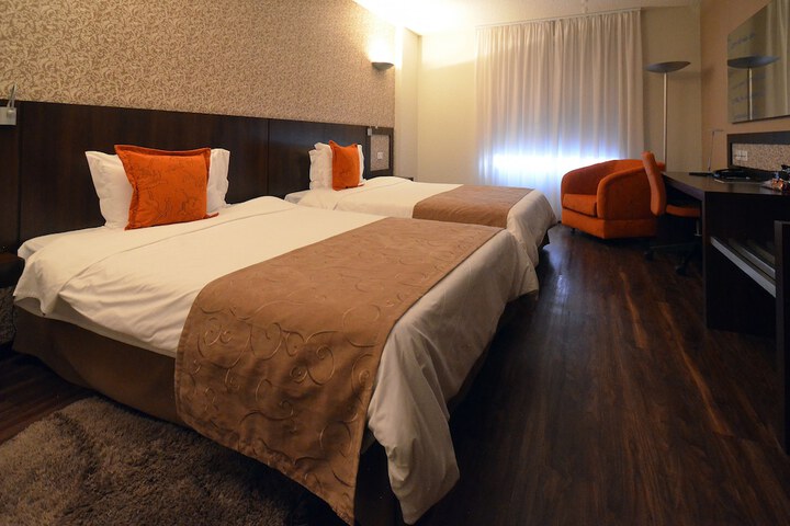 Room 10 of 47