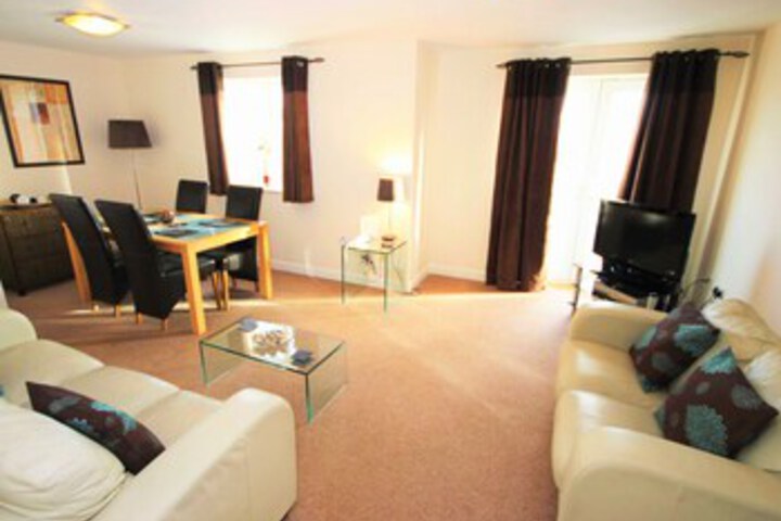 Room 6 of 32