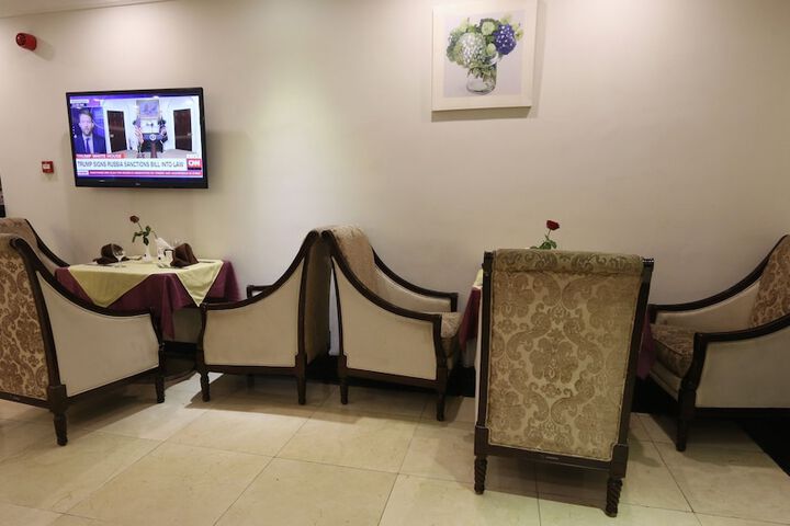Dining 54 of 81