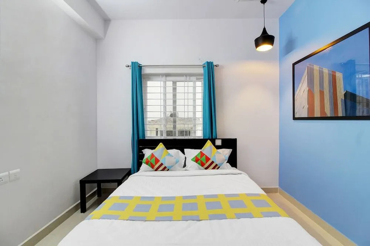 Room 2 of 8