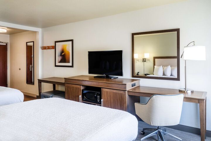 Room 17 of 33