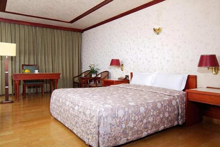Room 7 of 43