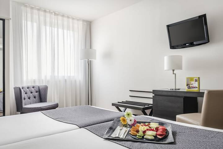 Room 10 of 53