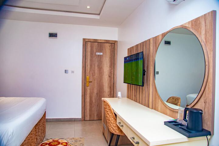 Room 18 of 34