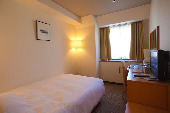 Room 12 of 151