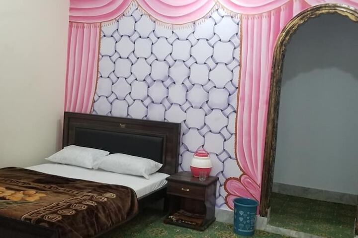 Room 15 of 22