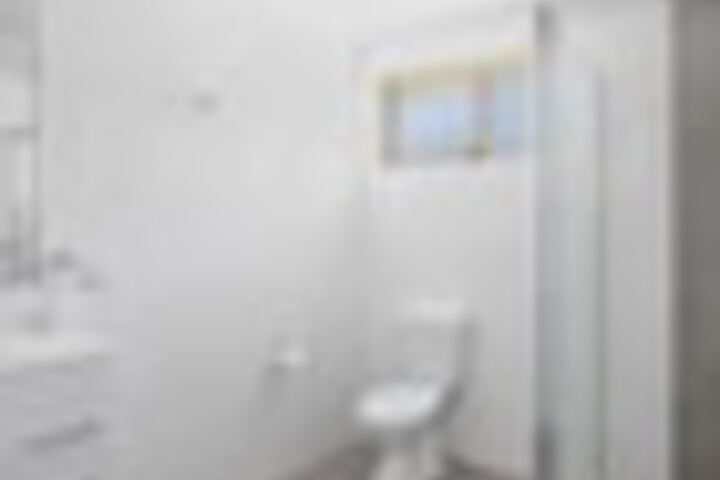 Room 35 of 60