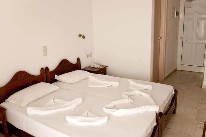 Room 6 of 42
