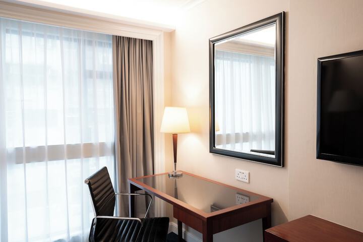 Room 21 of 90