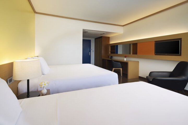 Room 10 of 61
