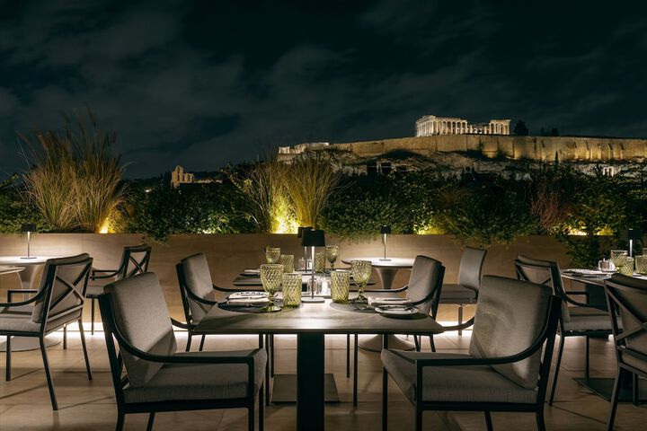 Dining 76 of 89