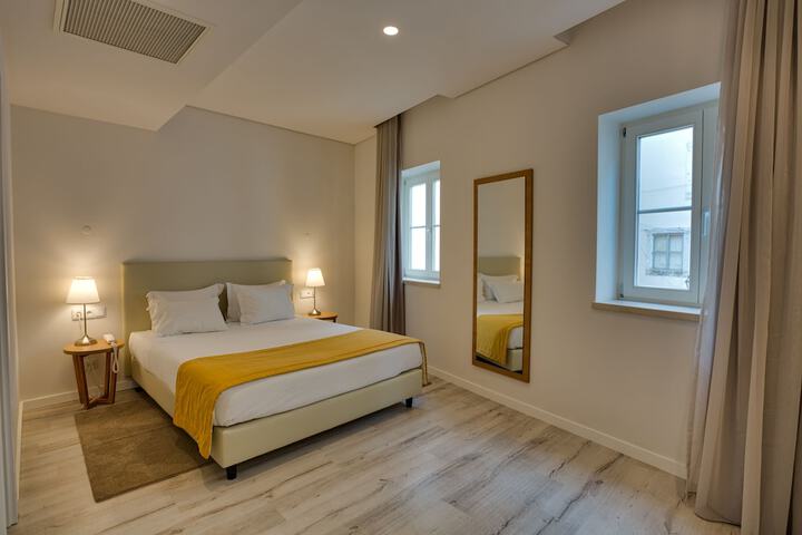 Room 9 of 37