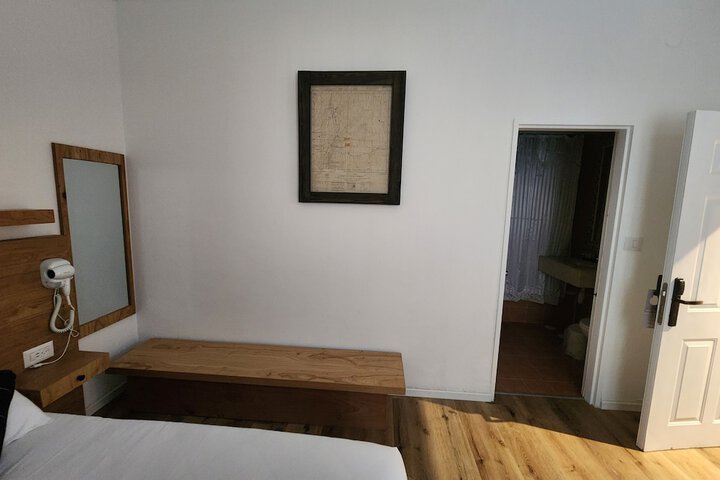 Room 81 of 141