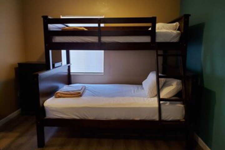 Room 30 of 41