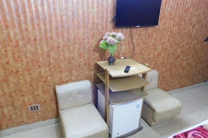 Room 5 of 7