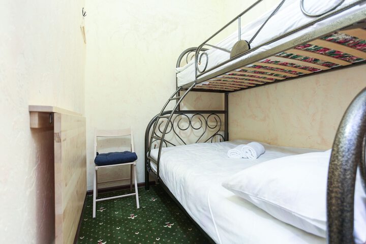 Room 11 of 22
