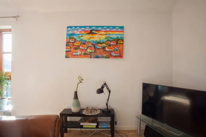Room 10 of 14