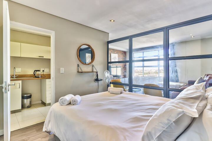 Room 8 of 27