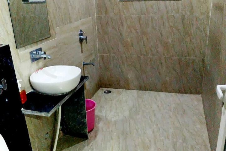 Room 10 of 23