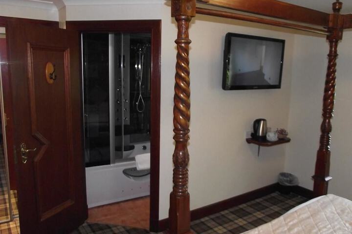 Room 7 of 43