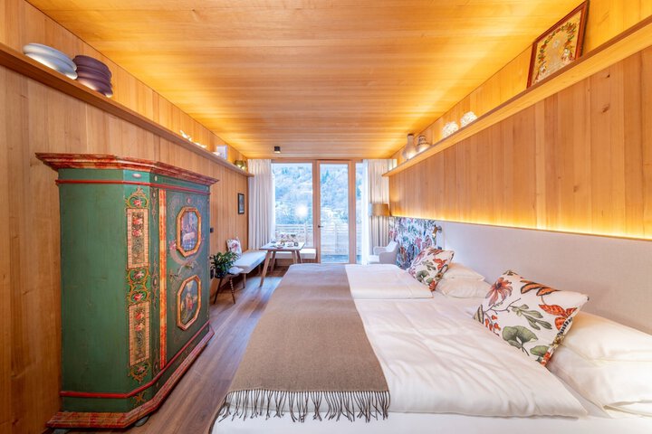 Room 4 of 44