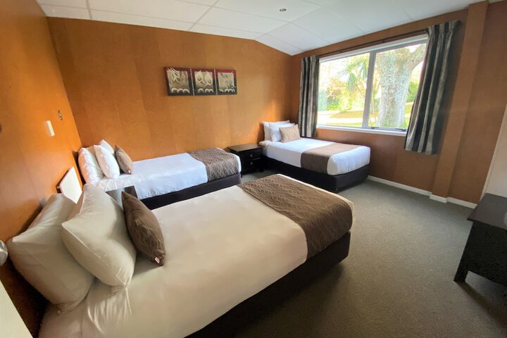 Room 16 of 83
