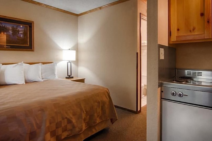 2 Queen Beds (14 of 28)