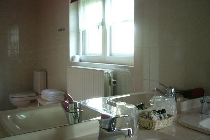 Room 15 of 18