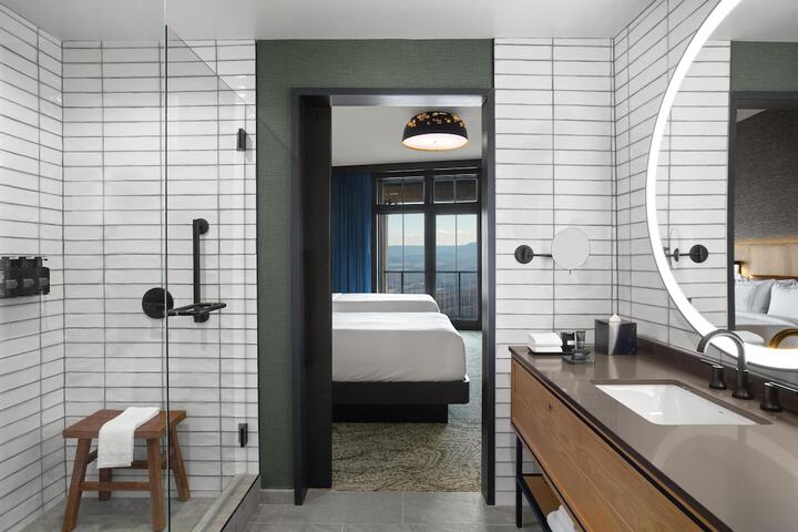 Room 76 of 223