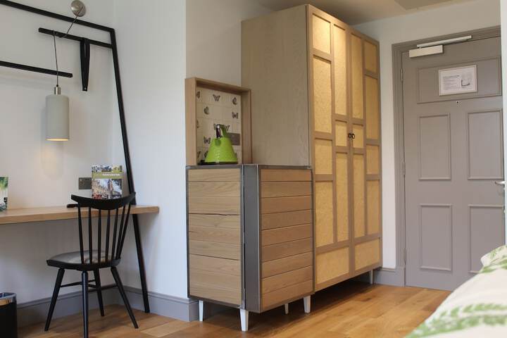 Room 26 of 38