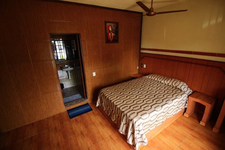 Room 6 of 17