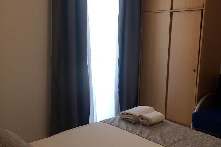 Room 11 of 65
