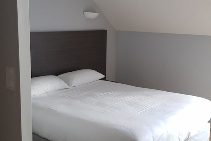Room 30 of 63