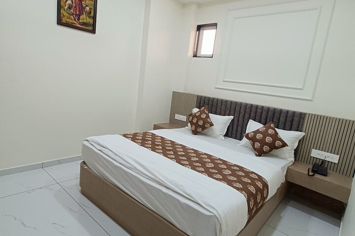 Room 6 of 21