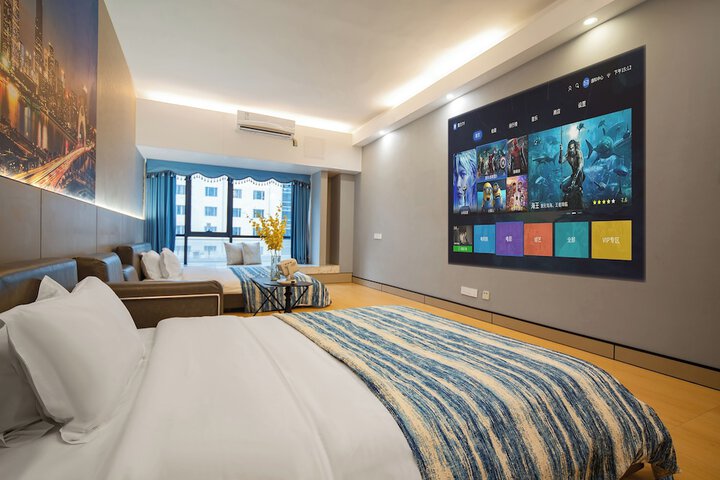Room 10 of 36
