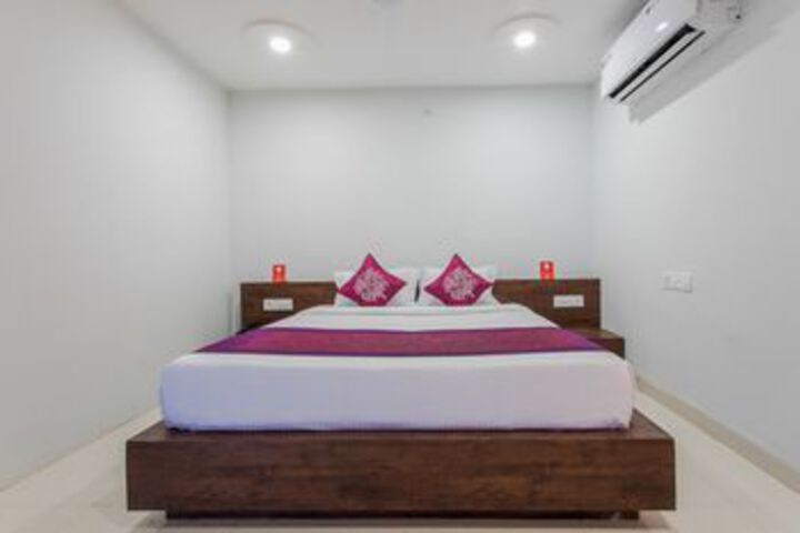 Room 12 of 21