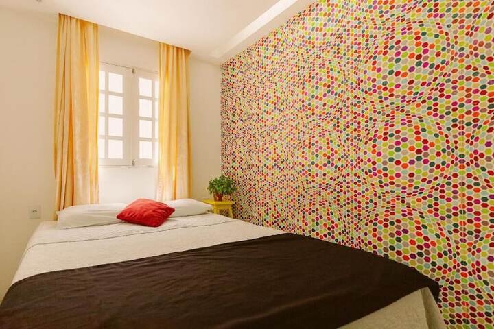 Room 8 of 27