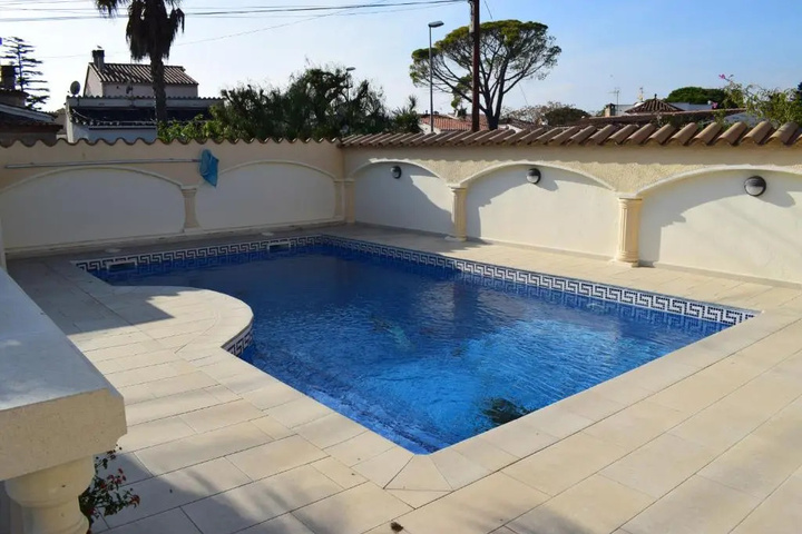 Pool 7 of 11