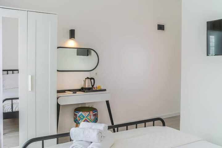 Room 5 of 37