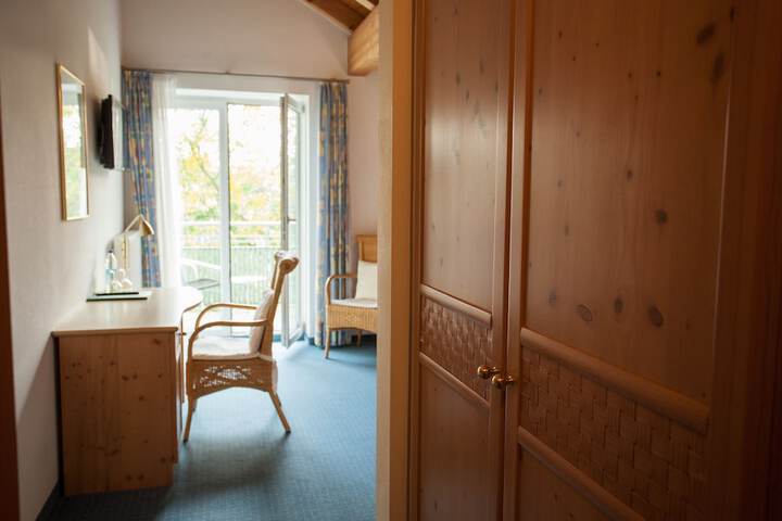 Room 17 of 39