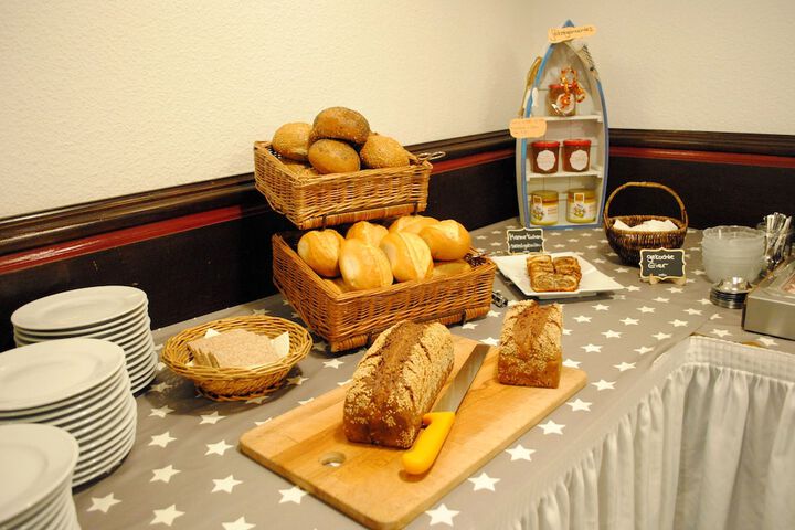 Dining 57 of 66