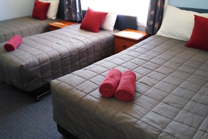 Room 2 of 34