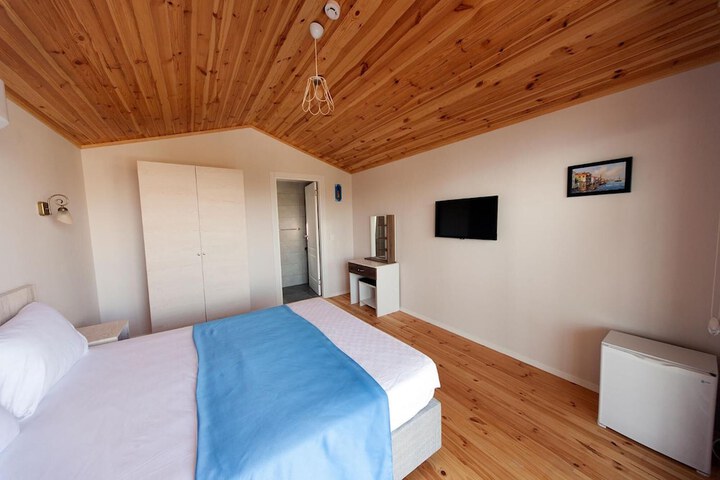 Room 17 of 60