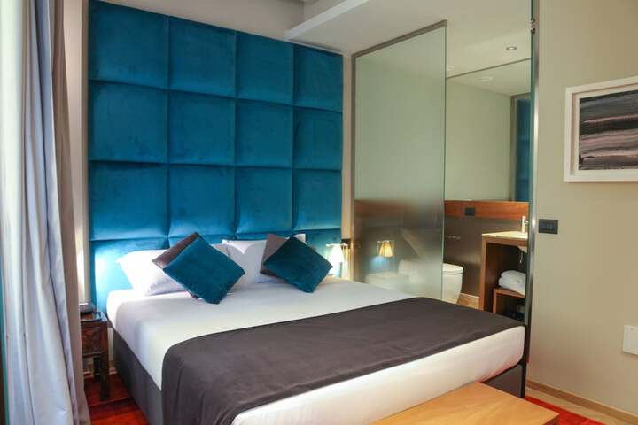 Room 21 of 73