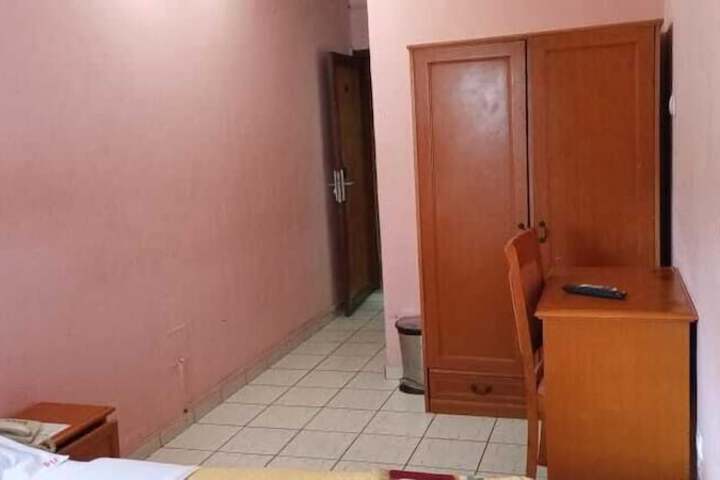 Room 10 of 44