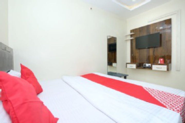 Room 163 of 407