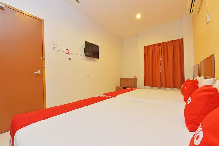 Room 12 of 23