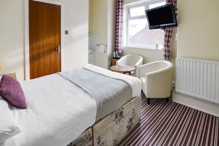 Room 8 of 24