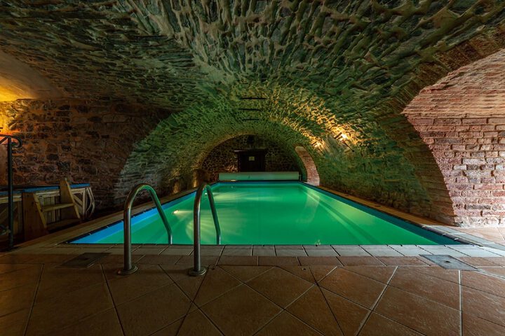 Pool 23 of 40