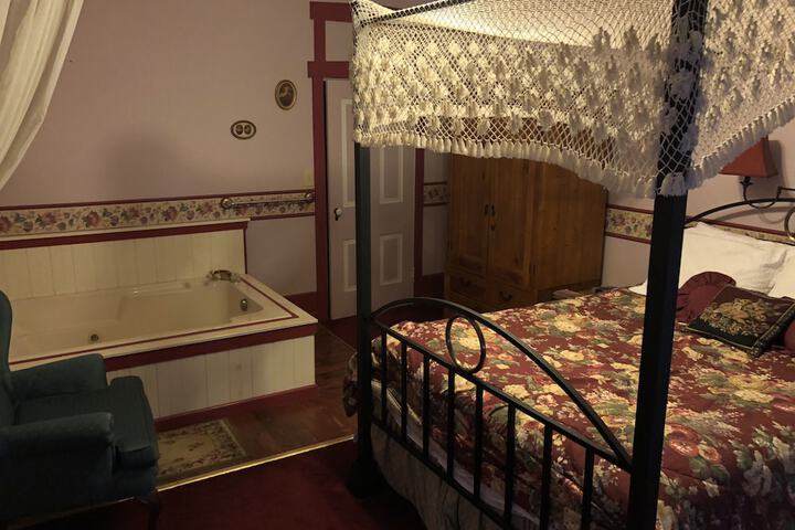 Room 8 of 32